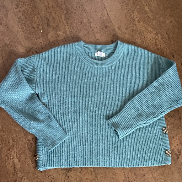 Yes Lola crew neckline ribbed knit sweater, buttons details, boxy! Size Small - Picture 14 of 17